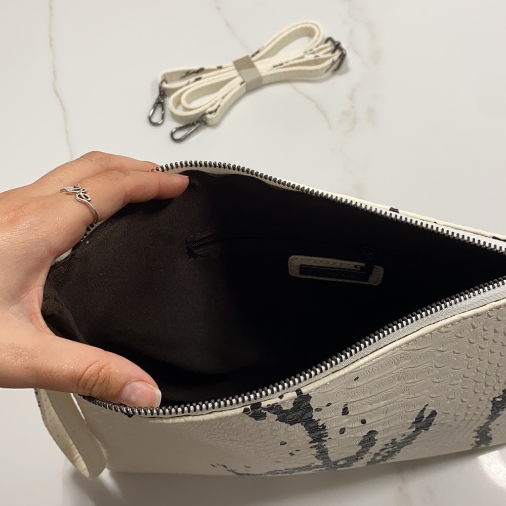 Clutch or Shoulder Purse - Picture 5 of 7